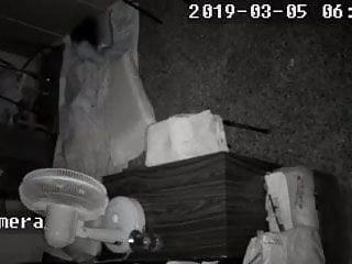 Versteckte Kamera endet mit einer geilen Fickerei