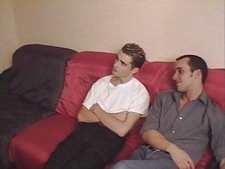 Vor der Kamera in den Arsch gefickt