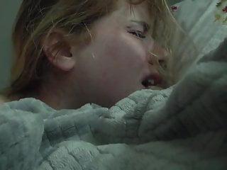 Unterwürfige Studentin wird in alle Löcher gefickt