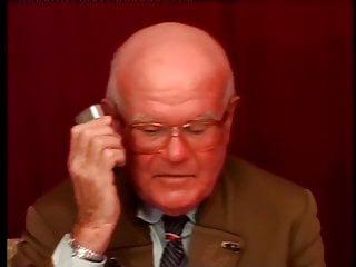 Alter knacker leckt und Mädel im Wald