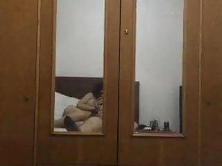 Mach die Beine breit um gefickt zu werden