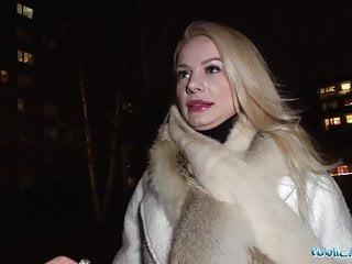 Unverschämte Blondine zeigt beim Casting ihre fähigkeiten