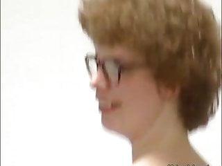 Heisse Lehrerin hat Spass eine Muschi nach der Schule