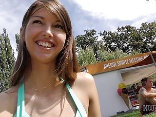 Veronika wird anal gefickt was das Zeug hält