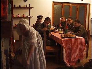 Bisexuelle Orgie bei einem bisexuellen im hostel