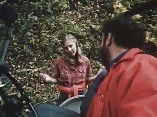 Brünette teenagerin aus Deutschland steht auf anal