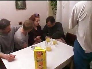 Bekleidete Schlampen die auf allem bereit sind