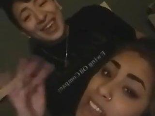 Mach die Beine breit um gefickt zu werden