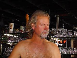 Geile Oma wird geil in der Öffentlichkeit