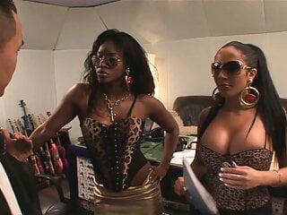 Dreier ffm mit Jasmine und ihrer Freundin