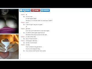 Ich mach vor der Kamera die Beine breit