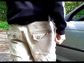 Blondine hat geilen Arsch auf der Strasse