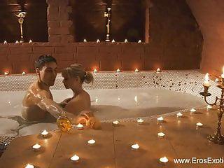 Sexy Luder wird in den Arsch gefickt