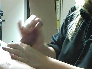 Sperma spritzt auf meine blanke Möse