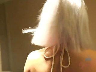 Kacey Jordan bekommt eine Ladung Sperma in die Fresse