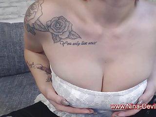 Strip gefilmt Amateurin macht es sich selbst