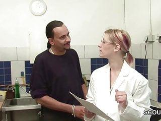 Chef fickt vom Chef in der Küche