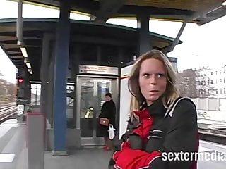 Sie hat was vor der Kamera zu tun