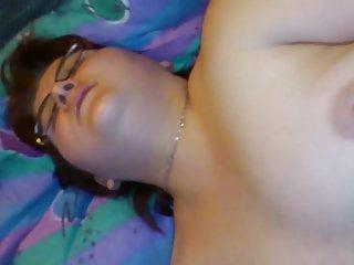 Deutsche bbw claudia rubbelt ihre Möse und bekommt eine Ladung Sperma