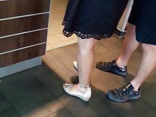 Geile schwarze macht die Beine breit deutscher pornofilm