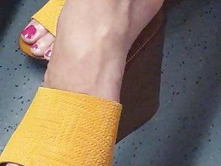 Milf mit sexy Zehen lässt sich ficken