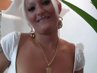 Reife Frau bläst den Schwanz ihres Mannes