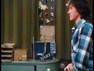 Von der Strasse an der tankstelle