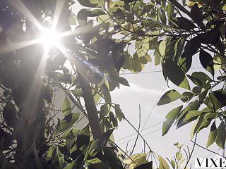 Vixen Riley Reid teilt ihren Freund mit Carter Cruise