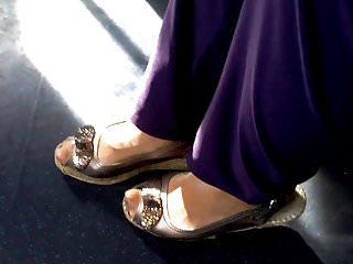 Oma in Nylons macht es mit Nylons