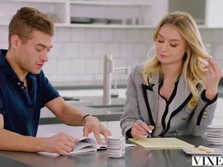 Vixen zwei heisse Teens ficken für ihr Leben gern