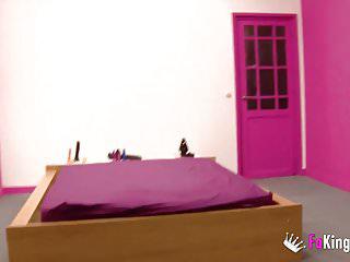 Carla bevorzugt harte Schwänze und Fisting