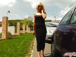 Milf Paola und drei harte Schwänze