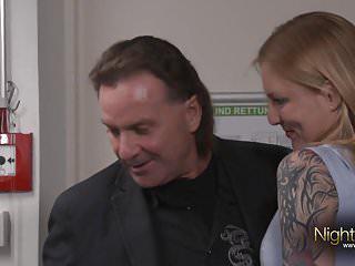 Er Jahre alt und jung doch geil