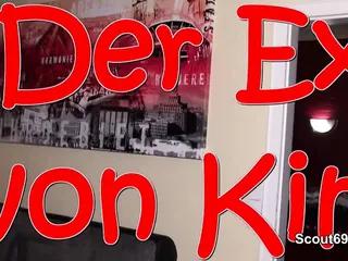 Mutter fickt hemmungslos mit ihrer neuen Freundin