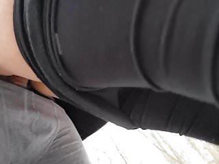 Süsse Freundin findet Gefallen an quickie im Wald