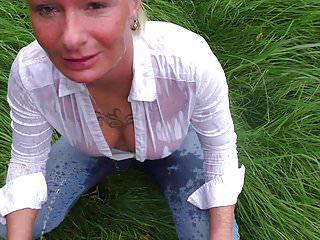 Deutsche Damen treiben es auf der Wiese