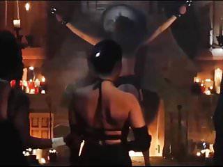 Geile Milf wird von hinten gefickt