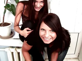 Geile Sekretärin wird von ihrem Chef hart rangenommen