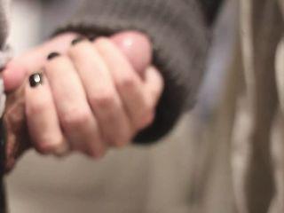 Er teilt seine Frau mit seinem Kollegen