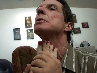 Alte amerikanische Fotze liebt junge Schwänze